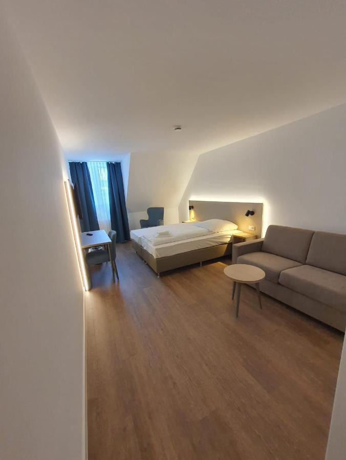 Hotel Zur Traube Moglingen Ngoại thất bức ảnh