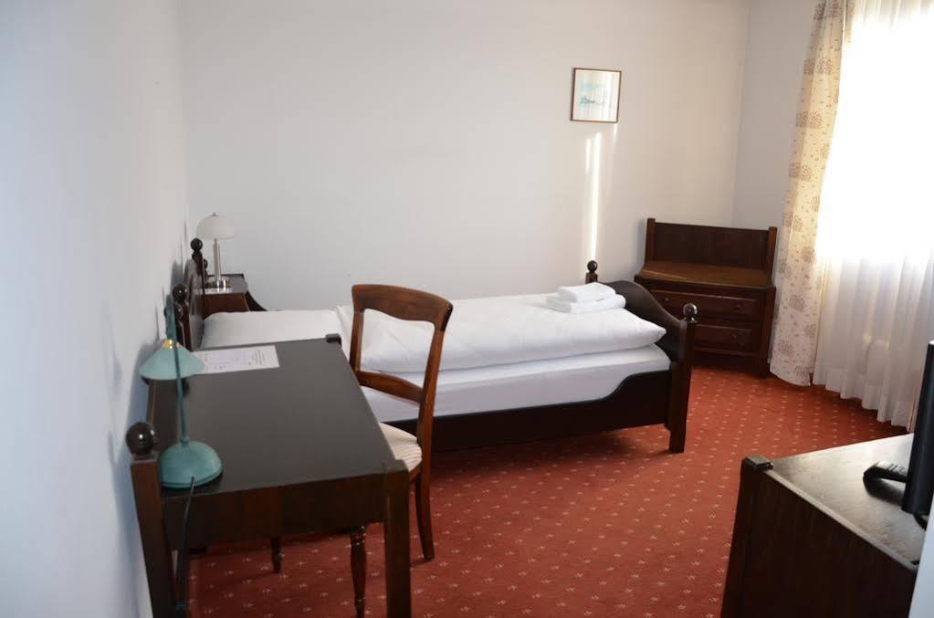 Hotel Zur Traube Moglingen Ngoại thất bức ảnh