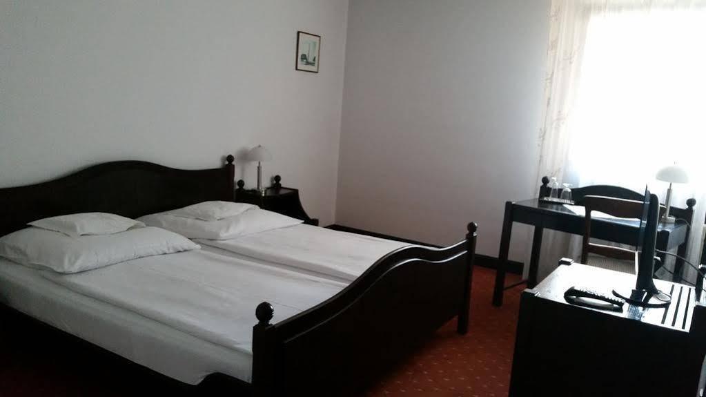 Hotel Zur Traube Moglingen Ngoại thất bức ảnh