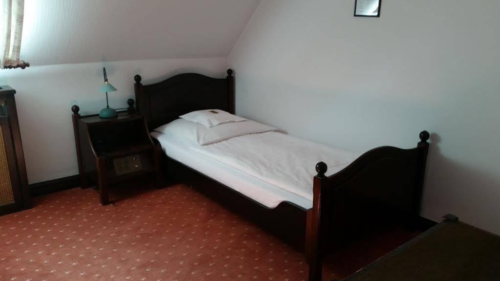 Hotel Zur Traube Moglingen Ngoại thất bức ảnh