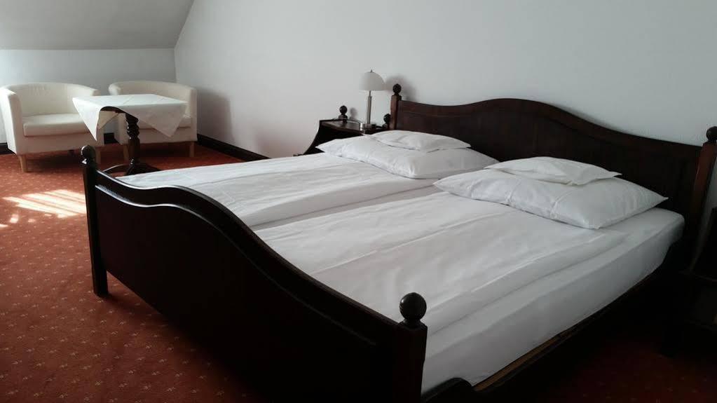 Hotel Zur Traube Moglingen Ngoại thất bức ảnh
