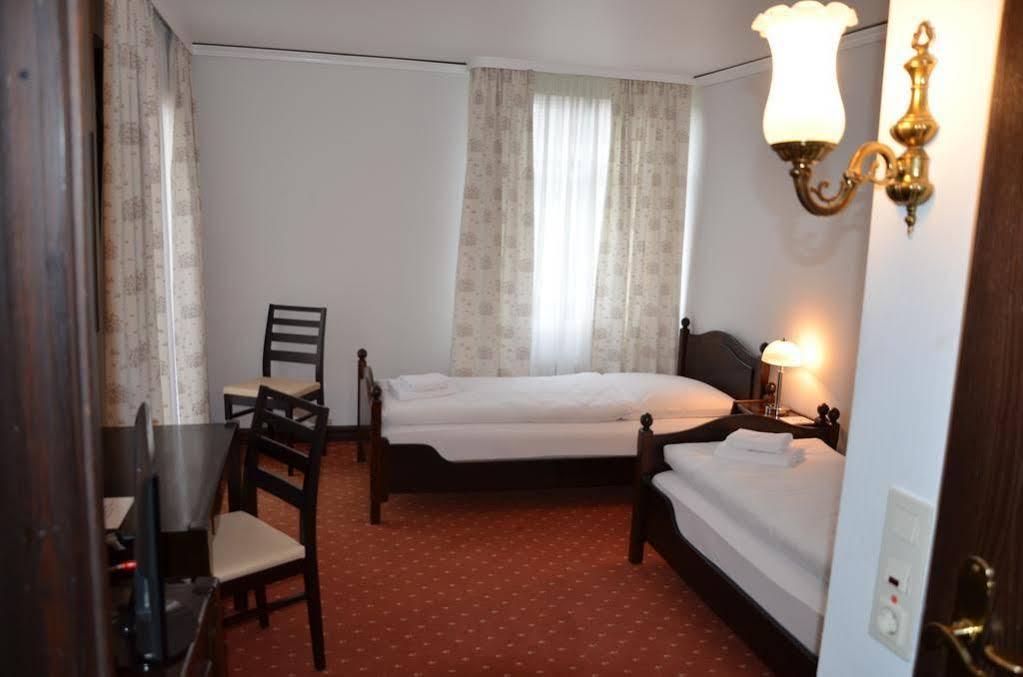 Hotel Zur Traube Moglingen Ngoại thất bức ảnh