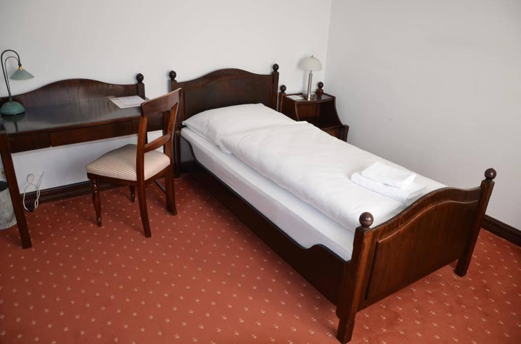 Hotel Zur Traube Moglingen Ngoại thất bức ảnh